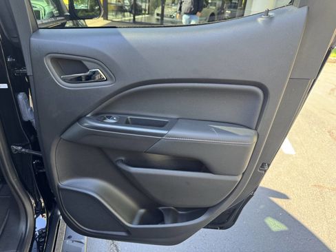 Used 2022 GMC Canyon AT4 image 15