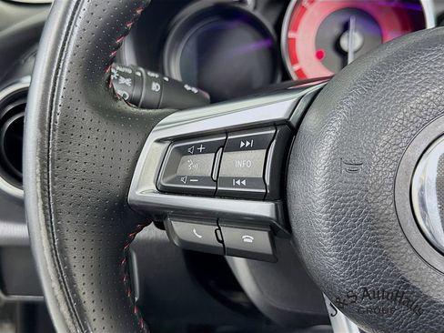 Used 2018 FIAT 124 Spider Abarth w/ Navigation & Sound Group image 13