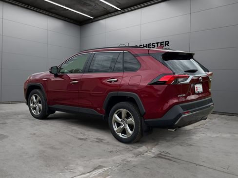 Certified 2021 Toyota RAV4 Limited AWD/4WD image 3