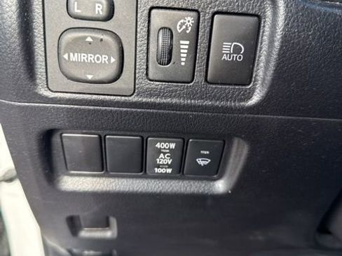 Used 2024 Toyota 4Runner SR5 Premium image 3