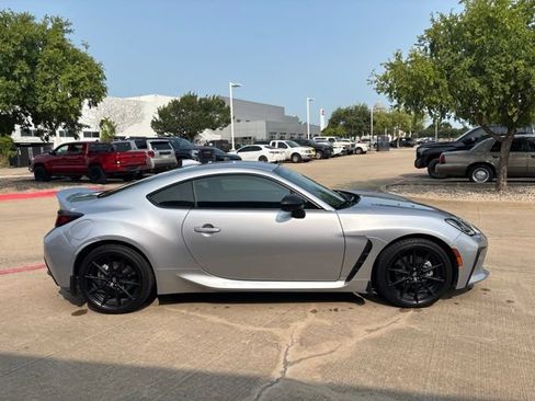 Used 2024 Toyota GR86 Premium RWD image 4