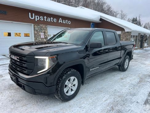 Used 2023 GMC Sierra 1500 Pro w/ Convenience Package image 1