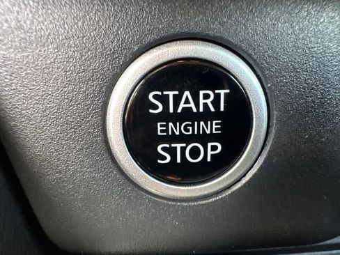 Used 2022 Nissan Rogue SL image 34