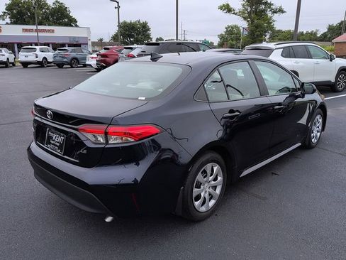 Certified 2025 Toyota Corolla LE FWD image 7