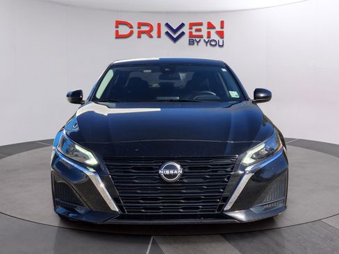 Used 2023 Nissan Altima 2.5 SV image 5