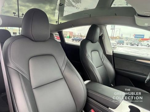 Used 2023 Tesla Model Y Long Range image 28