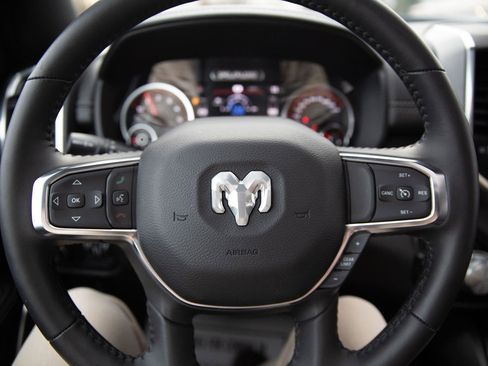 Used 2024 RAM 1500 Laramie image 12