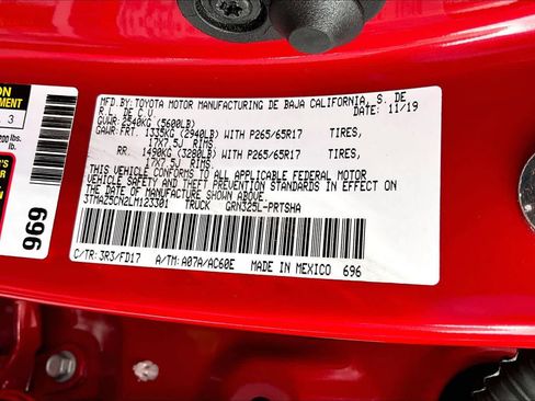 Used 2020 Toyota Tacoma TRD Sport image 32