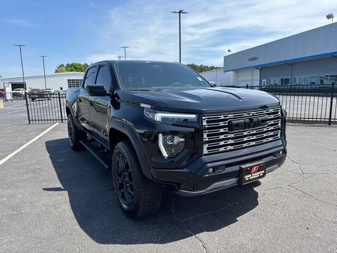 Used 2024 GMC Canyon Denali w/ LPO, Denali Black Edition AWD/4WD image 4