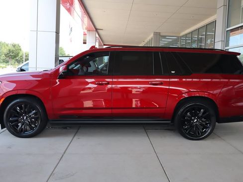Used 2023 Cadillac Escalade ESV Sport w/ Touring Package AWD/4WD image 4
