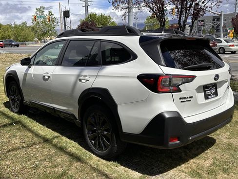 Used 2025 Subaru Outback Onyx Edition XT AWD/4WD image 9