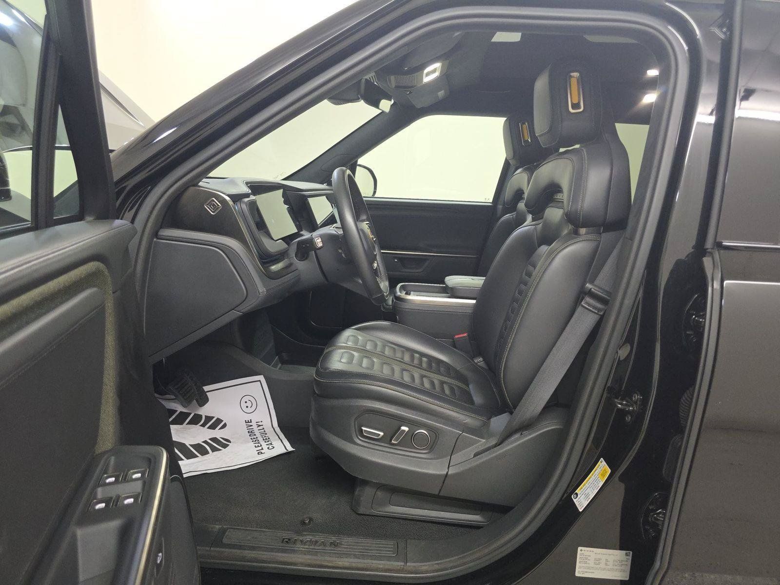 Used 2025 Rivian R1S Adventure Dual AWD/4WD image 7