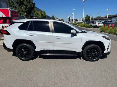 Used 2023 Toyota RAV4 SE w/ Convenience Package AWD/4WD image 4