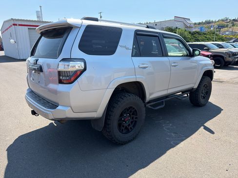 Certified 2018 Toyota 4Runner TRD Off-Road Premium AWD/4WD image 6