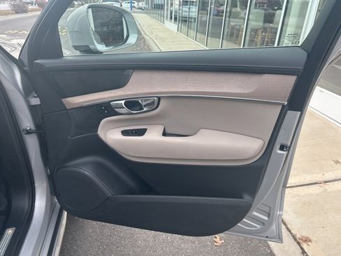Used 2025 Volvo XC90 B5 Plus image 14