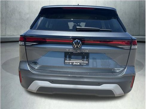 New 2026 Volkswagen Tiguan SE AWD/4WD image 4