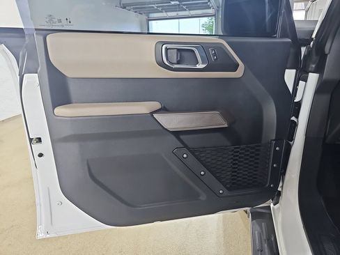 Used 2023 Ford Bronco Wildtrak AWD/4WD image 32
