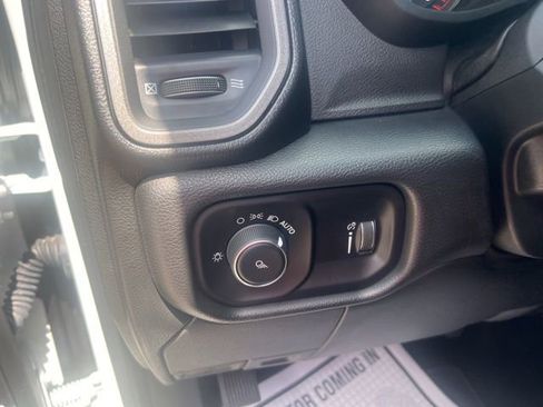 Used 2024 RAM 3500 Tradesman w/ Chrome Appearance Group AWD/4WD image 16