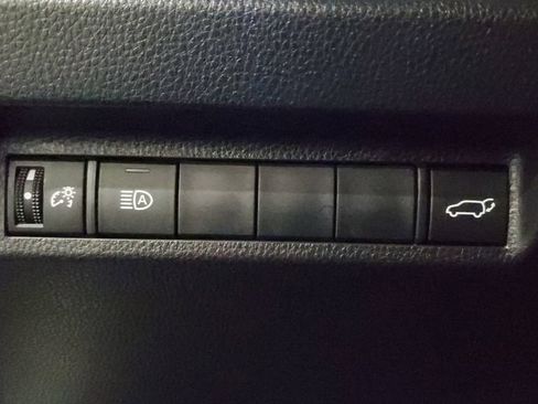 Used 2022 Toyota RAV4 XSE AWD/4WD image 25