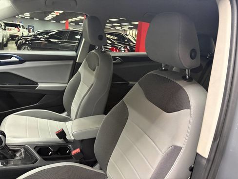 Used 2022 Volkswagen Taos SE image 18