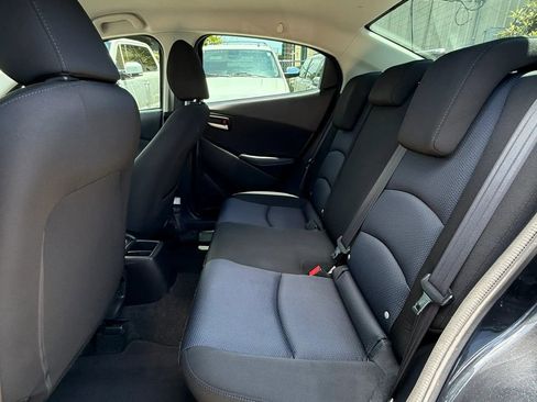 Used 2019 Toyota Yaris LE FWD image 16