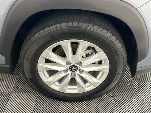 Used 2023 Toyota Corolla Cross LE image 11