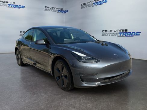 Used 2023 Tesla Model 3 Standard Range RWD image 3