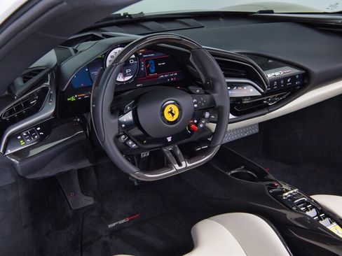 Used 2023 Ferrari SF90 Spider image 40