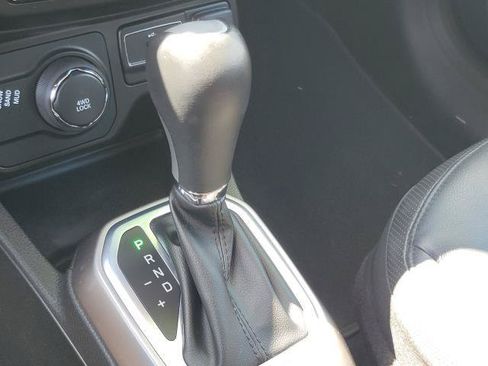 Used 2021 Jeep Renegade Limited AWD/4WD image 24