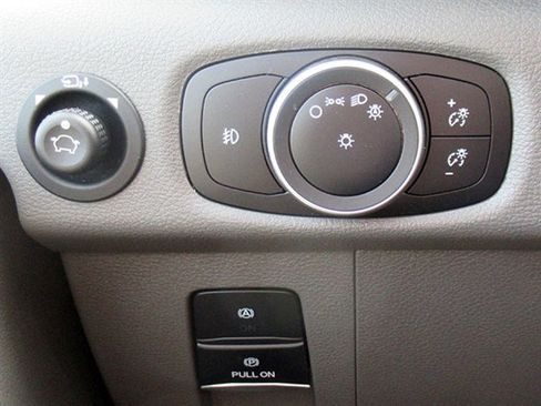 Used 2023 Ford Transit 350 XLT image 30