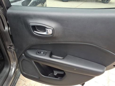 Used 2020 Jeep Compass Latitude image 20