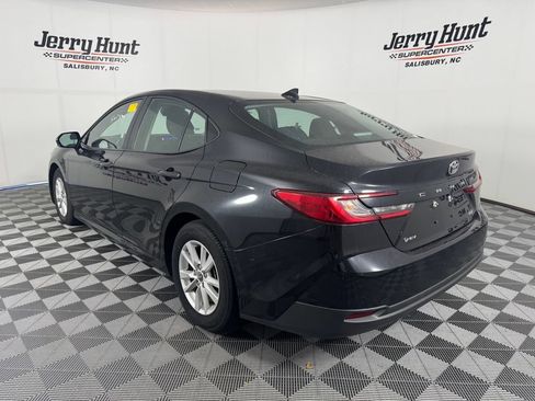 Used 2025 Toyota Camry LE FWD image 9