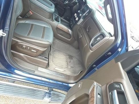 Used 2021 GMC Sierra 2500 Denali w/ Denali Ultimate Package AWD/4WD image 18