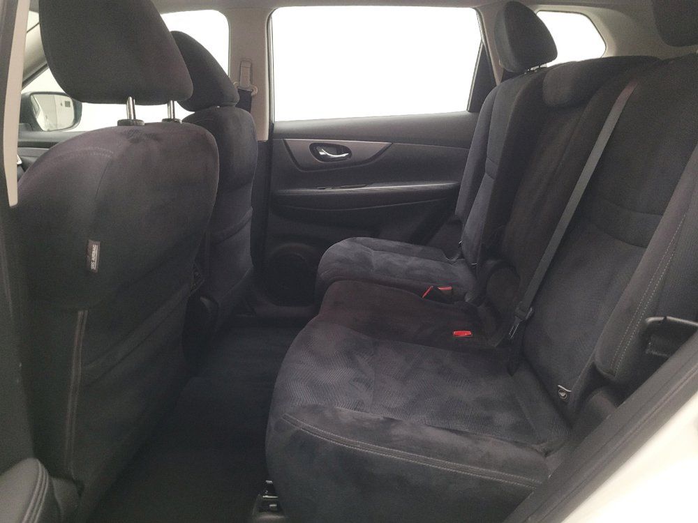 Used 2016 Nissan Rogue S FWD image 18