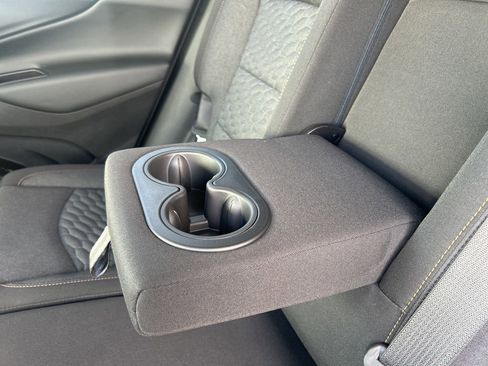 Used 2020 Chevrolet Equinox LT w/ Driver Convenience Package image 24