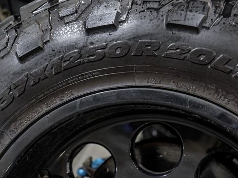 Used 2024 Ford F350 Platinum w/ FX4 Off-Road Package image 67