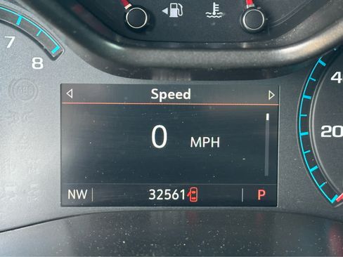 Used 2022 Chevrolet Colorado Z71 w/ Safety Package AWD/4WD image 21