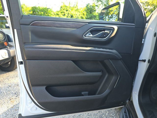 Used 2021 Chevrolet Suburban LS RWD image 21