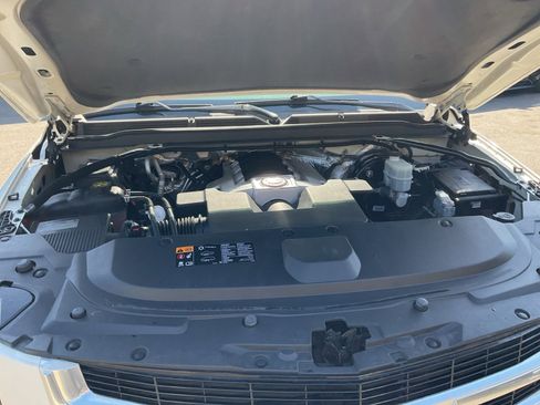 Used 2015 Cadillac Escalade Luxury image 23