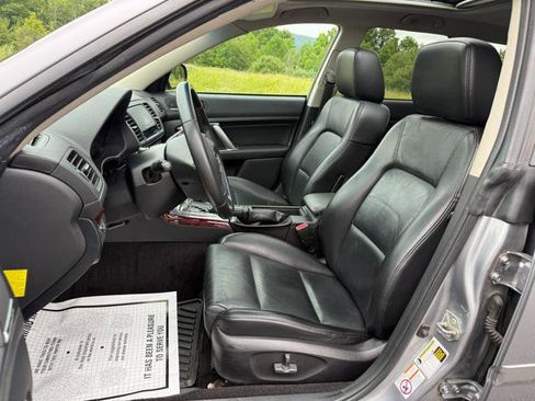 Used 2009 Subaru Outback 2.5i Limited AWD/4WD image 10