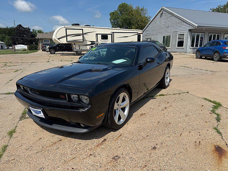 Used 2014 Dodge Challenger R/T RWD image 2