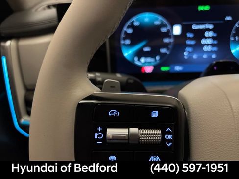 Used 2025 Hyundai Santa Fe Limited AWD/4WD image 19