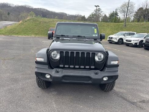 Used 2018 Jeep Wrangler Unlimited Sport S AWD/4WD image 3