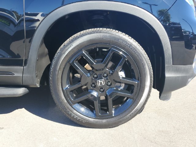 Certified 2025 Honda Passport Black Edition image 6