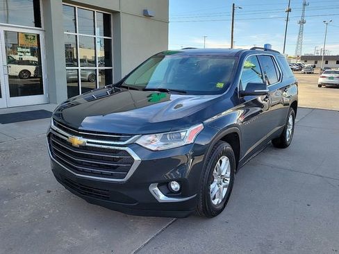 Used 2021 Chevrolet Traverse LT image 7
