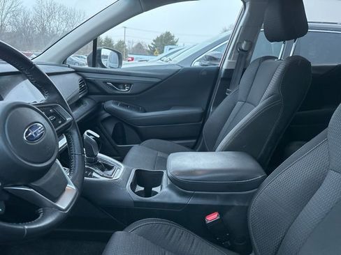 Used 2022 Subaru Outback Premium image 7