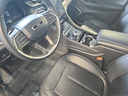 Used 2022 Jeep Grand Cherokee Limited RWD image 16