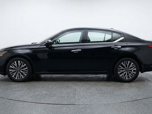Used 2025 Nissan Altima 2.5 SV image 5