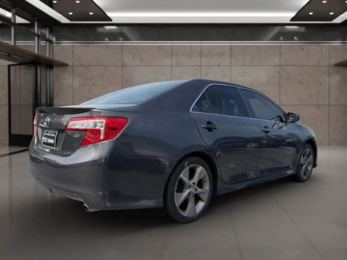 Used 2012 Toyota Camry SE w/ Leather Pkg image 6