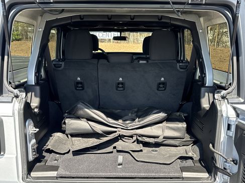 Used 2022 Jeep Wrangler Unlimited Sport AWD/4WD image 22